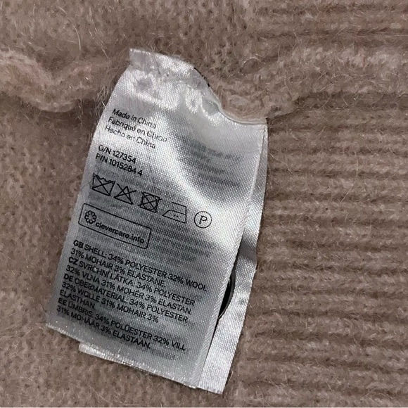 COPY - H&M Wool Sweater - Picture 6 of 9